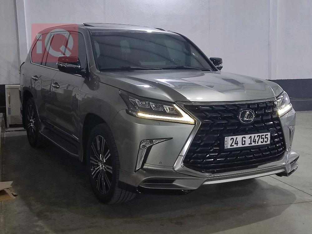 Lexus LX